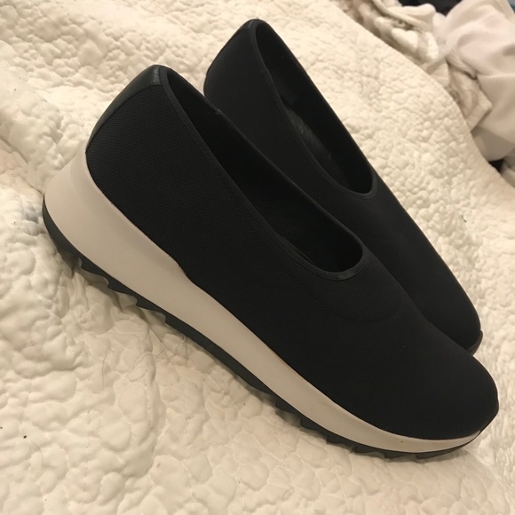Eileen Fisher slip on sneaker - Picture 5 of 6